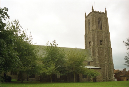 England_Norfolk_Fakenham_St Peters &amp; Pauls church_20010911_01b s