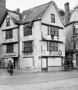 Island House_Plymouth_the Blitz_1941_crop